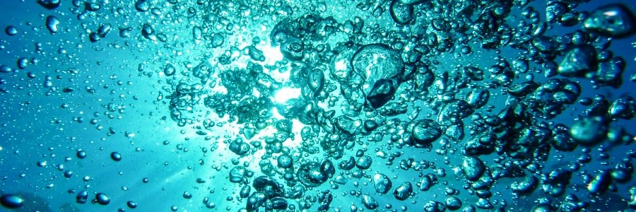 Luftblasen im Trinkwasser